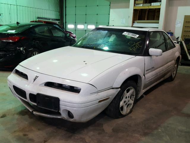 1G2WJ12M0TF209242 - 1996 PONTIAC GRAND PRIX WHITE photo 2