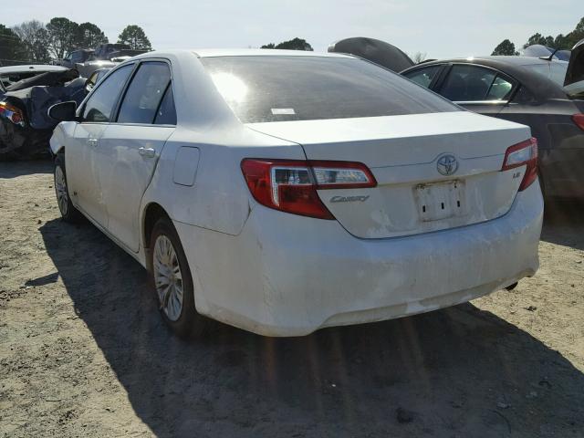 4T1BF1FK1CU513580 - 2012 TOYOTA CAMRY BASE WHITE photo 3