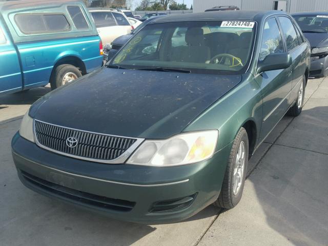 4T1BF28B61U147440 - 2001 TOYOTA AVALON XL GREEN photo 2