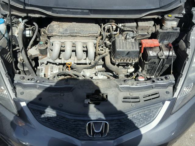 JHMGE8H37BS011306 - 2011 HONDA FIT GRAY photo 7