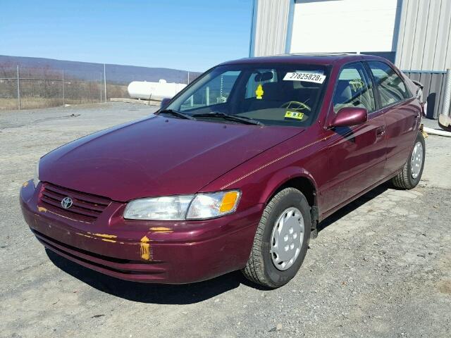 4T1BG22KXVU143127 - 1997 TOYOTA CAMRY CE MAROON photo 2