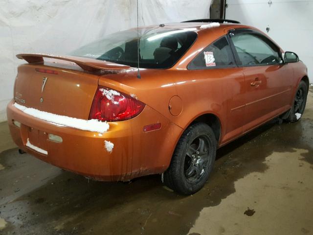 1G2AL15F577126620 - 2007 PONTIAC G5 ORANGE photo 4