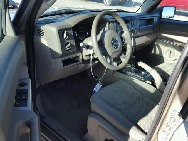 1J8HG48K76C257569 - 2006 JEEP COMMANDER GOLD photo 9