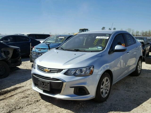 1G1JB5SH1H4152641 - 2017 CHEVROLET SONIC LS 灰色 照片 2