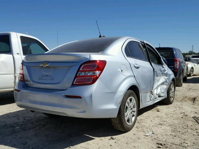 1G1JB5SH1H4152641 - 2017 CHEVROLET SONIC LS 灰色 照片 4