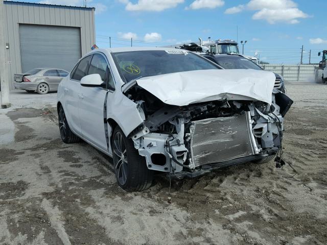 1G4PR5SK1H4114752 - 2017 BUICK VERANO SPO WHITE photo 1