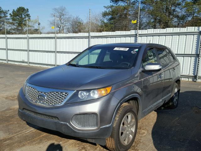 5XYKT3A16BG095251 - 2011 KIA SORENTO BA SILVER photo 2