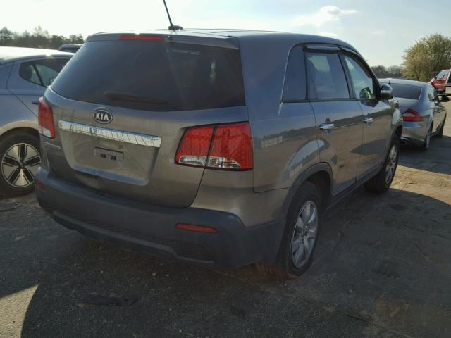 5XYKT3A16BG095251 - 2011 KIA SORENTO BA SILVER photo 4