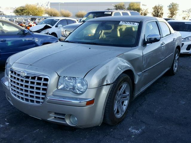 2C3KA63H06H317747 - 2006 CHRYSLER 300C GOLD photo 2