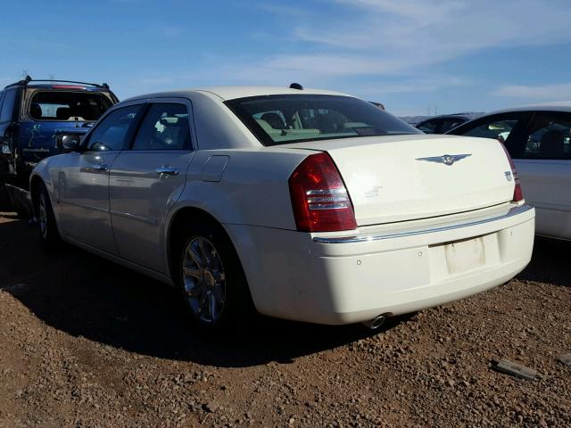 2C3AA63H45H523437 - 2005 CHRYSLER 300C WHITE photo 3