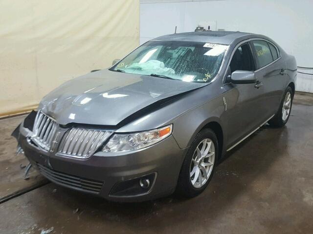 1LNHL9ERXBG613187 - 2011 LINCOLN MKS GRAY photo 2