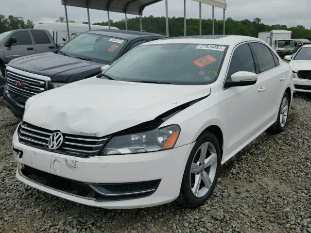 1VWBH7A34DC042627 - 2013 VOLKSWAGEN PASSAT SE WHITE photo 2