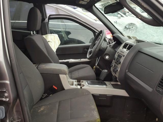 1FMCU9D72CKA27704 - 2012 FORD ESCAPE XLT GRAY photo 5