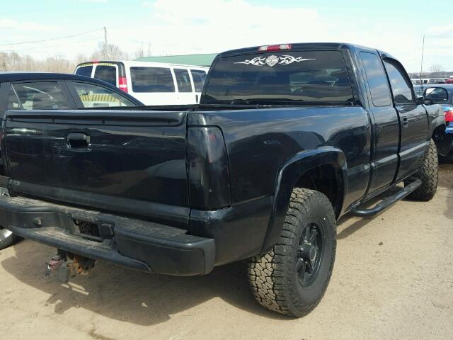 1GCEK19T22E197505 - 2002 CHEVROLET SILVERADO BLACK photo 4