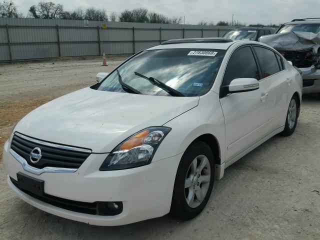 1N4BL21E38C245672 - 2008 NISSAN ALTIMA 3.5 WHITE photo 2