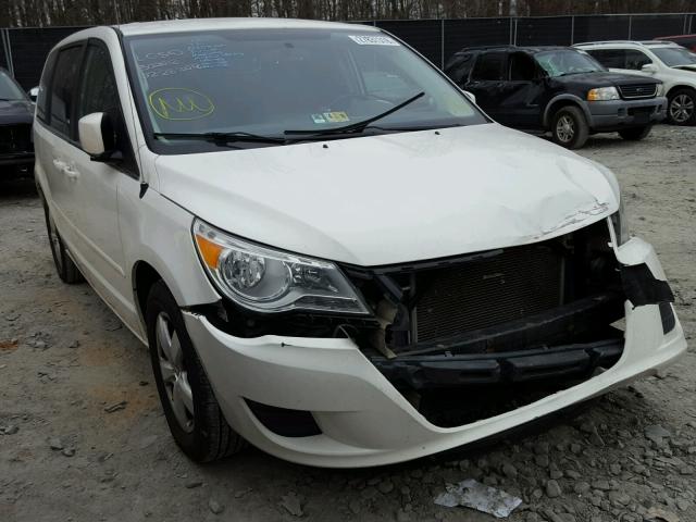 2V4RW3D17AR195392 - 2010 VOLKSWAGEN ROUTAN SE WHITE photo 1