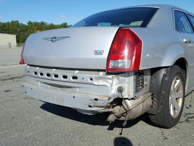 2C3JA53G15H155445 - 2005 CHRYSLER 300 TOURIN SILVER photo 9