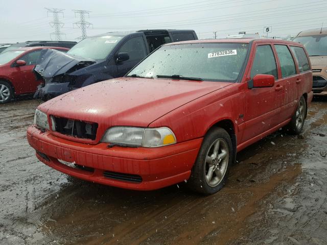 YV1LW5643W2470257 - 1998 VOLVO V70 GLT/AW RED photo 2