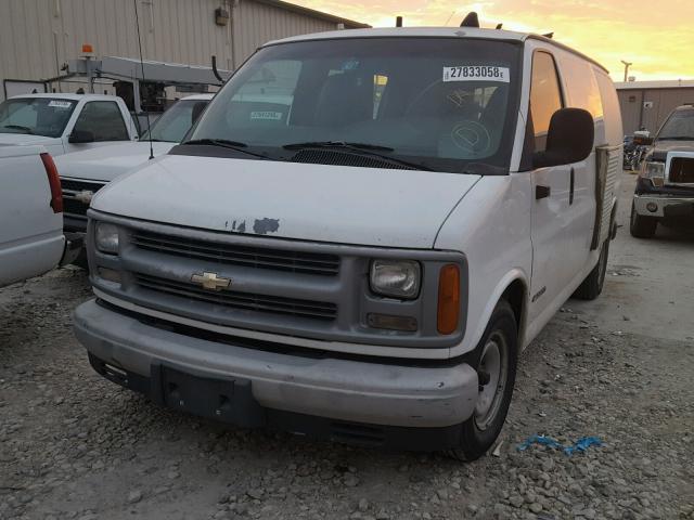 1GCFG25W8Y1199951 - 2000 CHEVROLET EXPRESS G2 WHITE photo 2