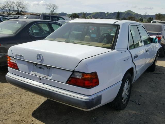 WDBEA32E6PB885556 - 1993 MERCEDES-BENZ 300 E WHITE photo 4