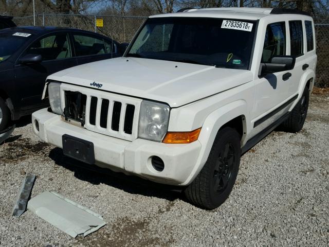 1J8HG48K56C345892 - 2006 JEEP COMMANDER WHITE photo 2