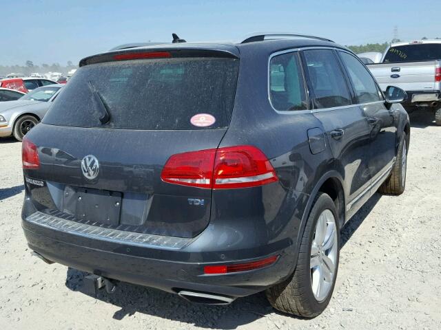 WVGEP9BP5ED010020 - 2014 VOLKSWAGEN TOUAREG V6 GRAY photo 4