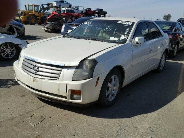 1G6DP577460133014 - 2006 CADILLAC CTS HI FEA WHITE photo 2