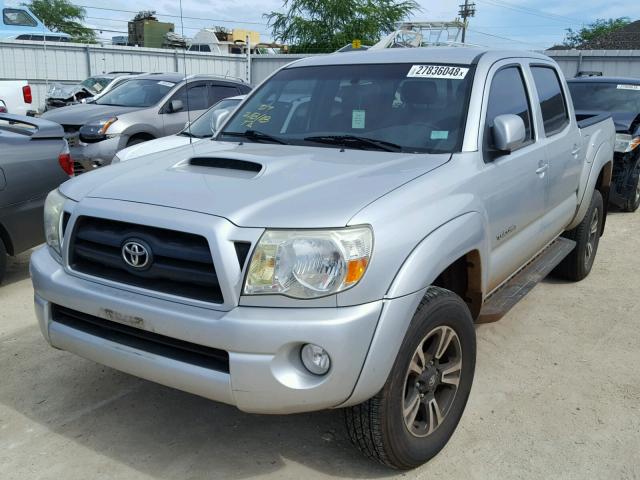 5TEJU62N47Z353551 - 2007 TOYOTA TACOMA DOU SILVER photo 2