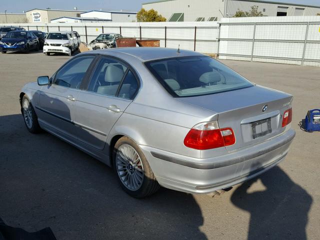 WBAAM5343YFR17461 - 2000 BMW 328 I SILVER photo 3