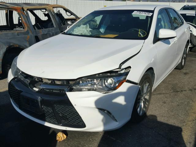 4T1BF1FK8FU897961 - 2015 TOYOTA CAMRY LE WHITE photo 2