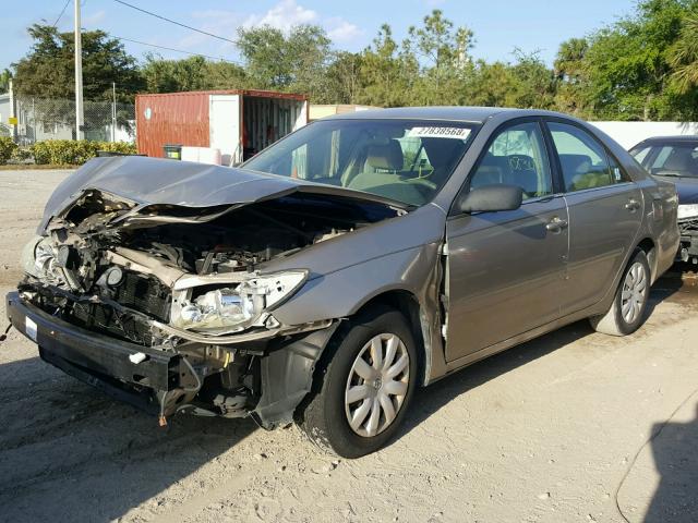 4T1BE32KX5U614365 - 2005 TOYOTA CAMRY LE GOLD photo 2