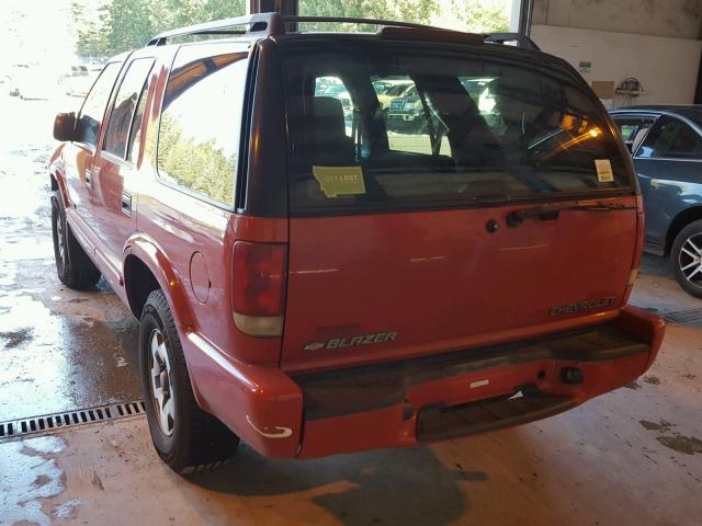 1GNDT13X03K121490 - 2003 CHEVROLET BLAZER RED photo 3