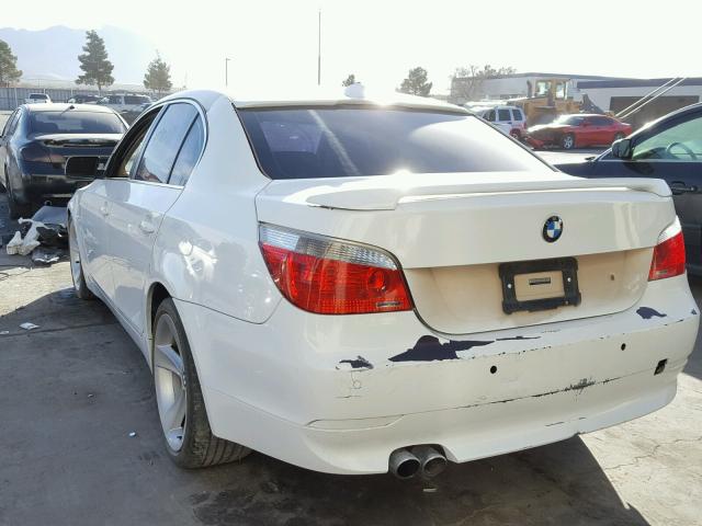 WBANB33525CN66706 - 2005 BMW 545 I WHITE photo 3