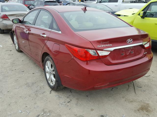 5NPEC4AC6BH307918 - 2011 HYUNDAI SONATA SE RED photo 3