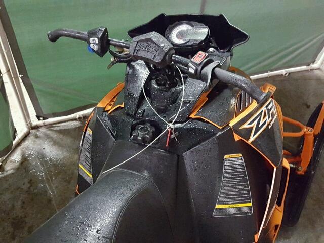 4UF14SNW3ET108046 - 2014 ARCT ZR SNOPRO ნარინჯისფერი ფოტო 5