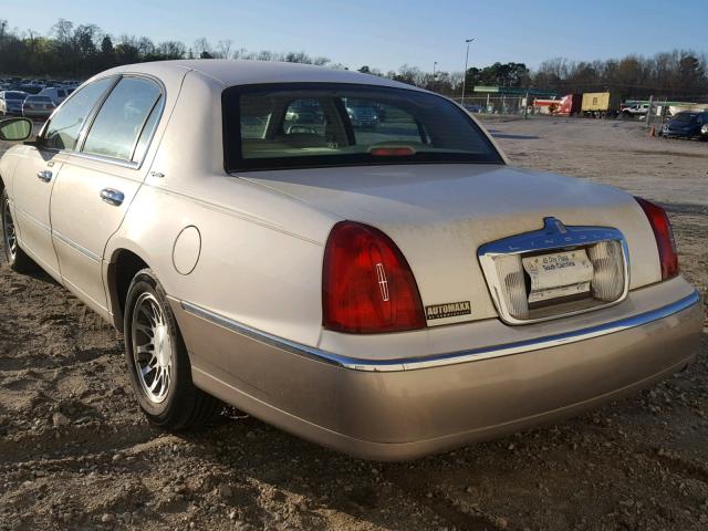 1LNHM82W6YY923535 - 2000 LINCOLN TOWN CAR S WHITE photo 3