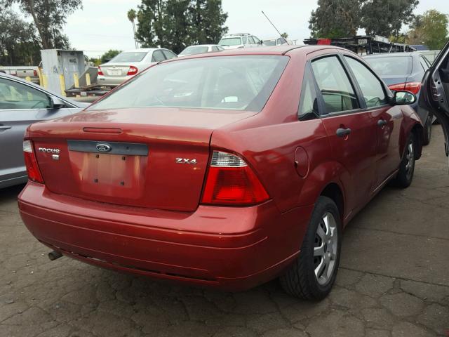 1FAFP34N95W199489 - 2005 FORD FOCUS ZX4 RED photo 4