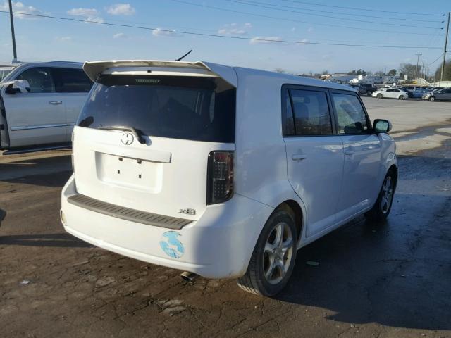 JTLKE50E381054017 - 2008 TOYOTA SCION WHITE photo 4