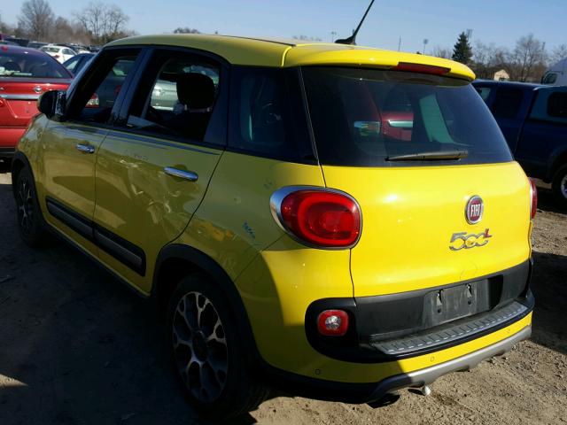 ZFBCFADH8EZ021430 - 2014 FIAT 500L TREKK YELLOW photo 3