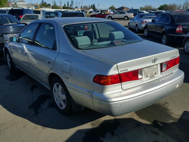 JT2BG22K1Y0498888 - 2000 TOYOTA CAMRY CE SILVER photo 3