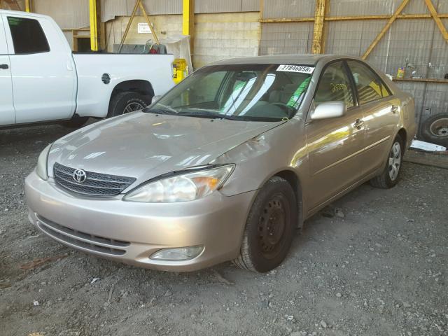 4T1BE30K33U690266 - 2003 TOYOTA CAMRY LE GOLD photo 2