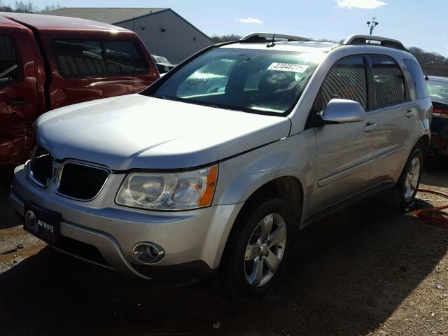 2CKDL63F266048670 - 2006 PONTIAC TORRENT SILVER photo 2