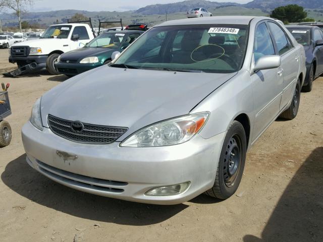 4T1BE32K63U245565 - 2003 TOYOTA CAMRY LE SILVER photo 2