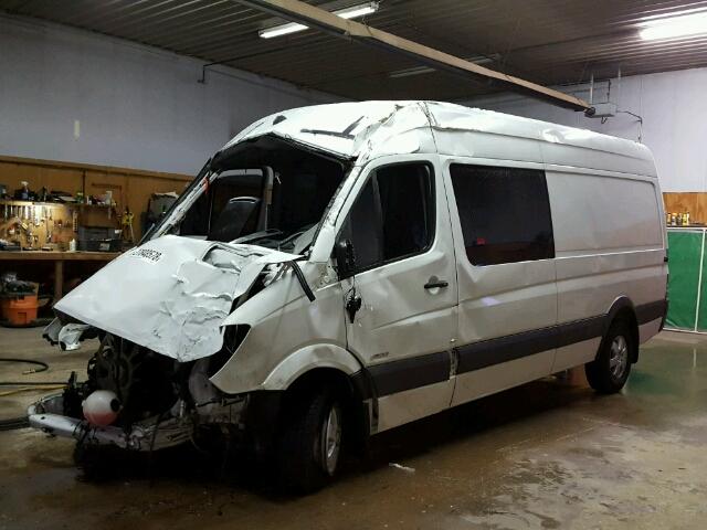 8BTPE8CD9GE129776 - 2016 MERCEDES-BENZ SPRINTER 2 WHITE photo 2