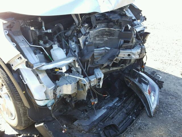 2HKRM4H51GH635695 - 2016 HONDA CR-V EX SILVER photo 9