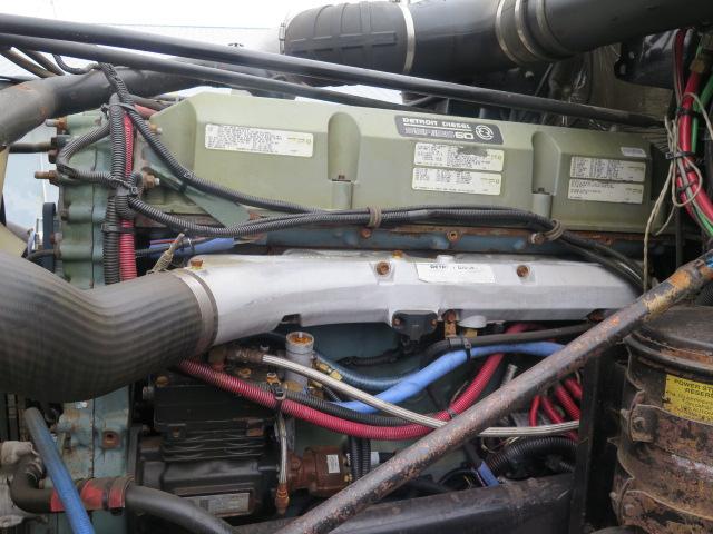 1FVXAMCG45DV26048 - 2005 FREIGHTLINER CONVENTION BLACK photo 5