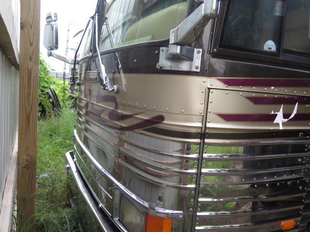 2PCM33493X1026836 - 1999 PREVOST BUS TAN photo 1