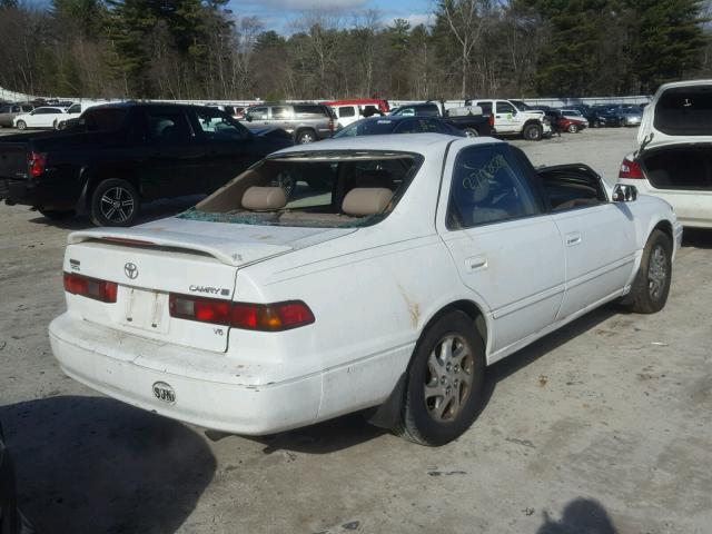 JT2BF28K1X0220873 - 1999 TOYOTA CAMRY LE WHITE photo 4