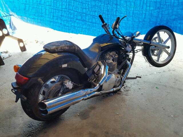 JH2SC674XAK000077 - 2010 HONDA VT1300 CSA BLACK photo 4