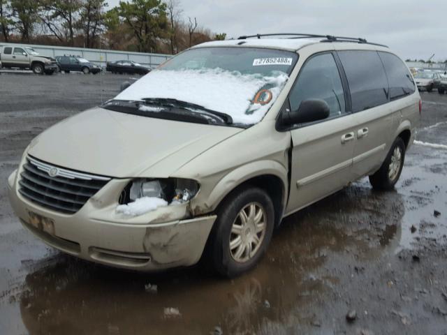 2A8GP54L67R258883 - 2007 CHRYSLER TOWN & COU TAN photo 2